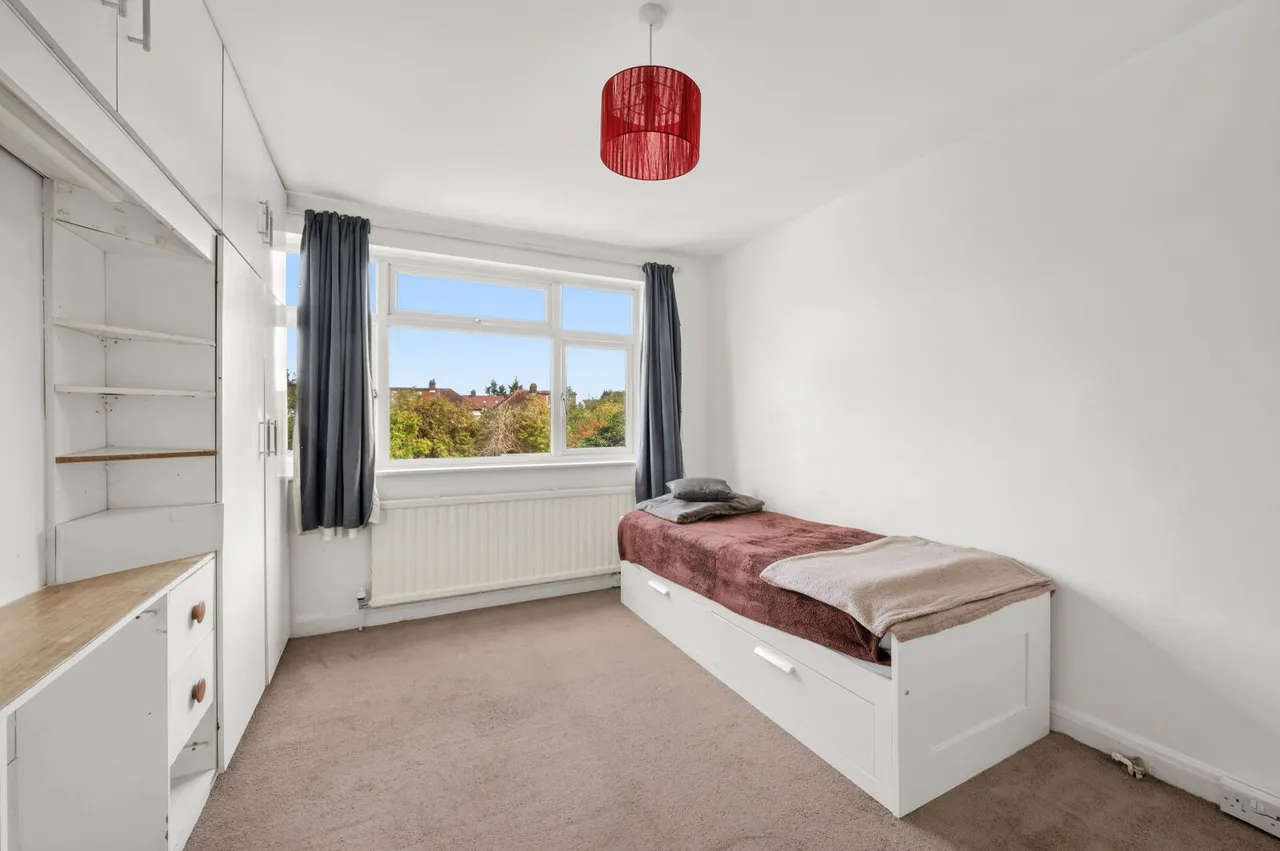 Springfield Avenue, Raynes Park, SW20, photo 12
