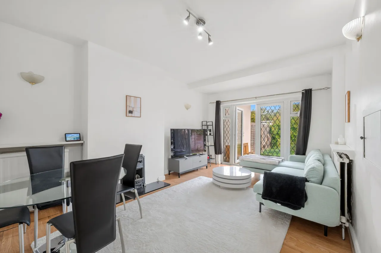 Springfield Avenue, Raynes Park, SW20, photo 2