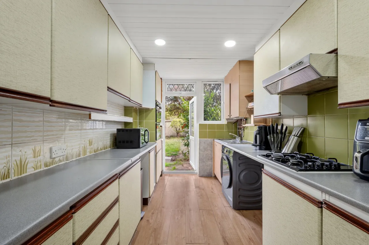Springfield Avenue, Raynes Park, SW20, photo 4