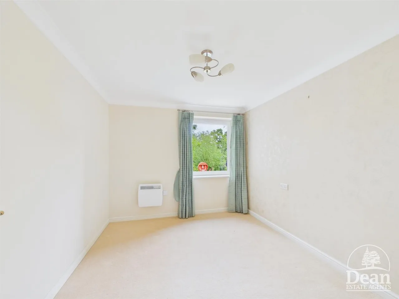 Kings Meadow Court, Lydney, photo 7