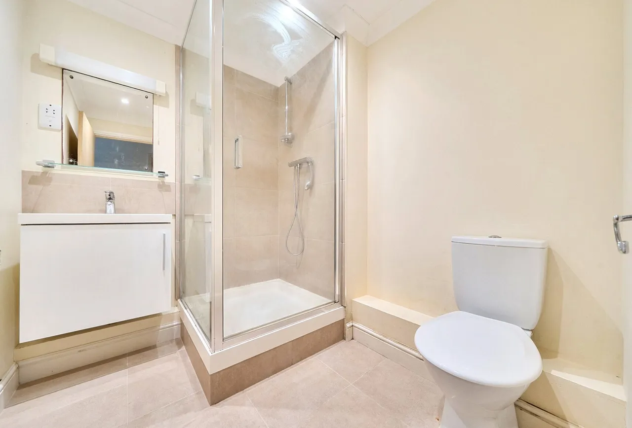 Chatham House, Surrey, 10 Melbourne Road, SM6 8SB, photo 7