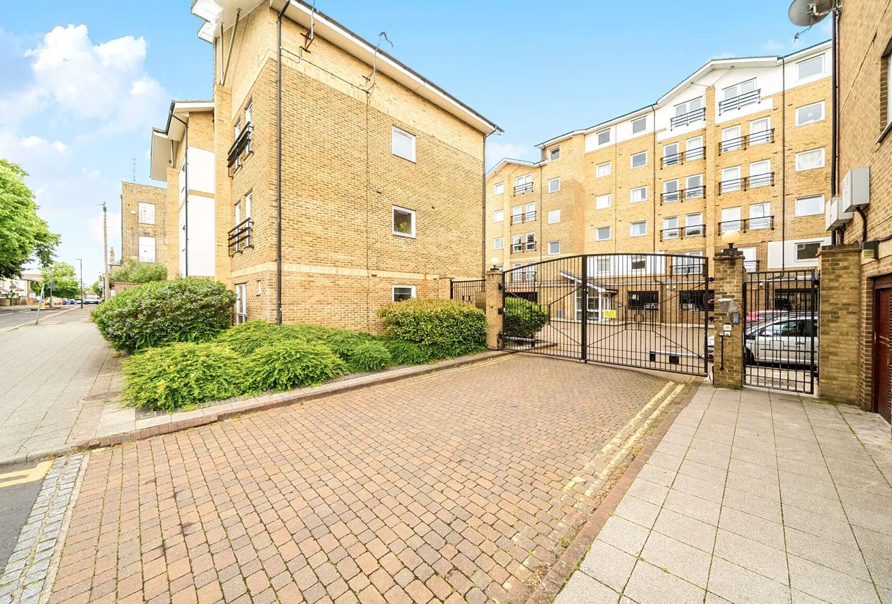 Chatham House, Surrey, 10 Melbourne Road, SM6 8SB, photo 11
