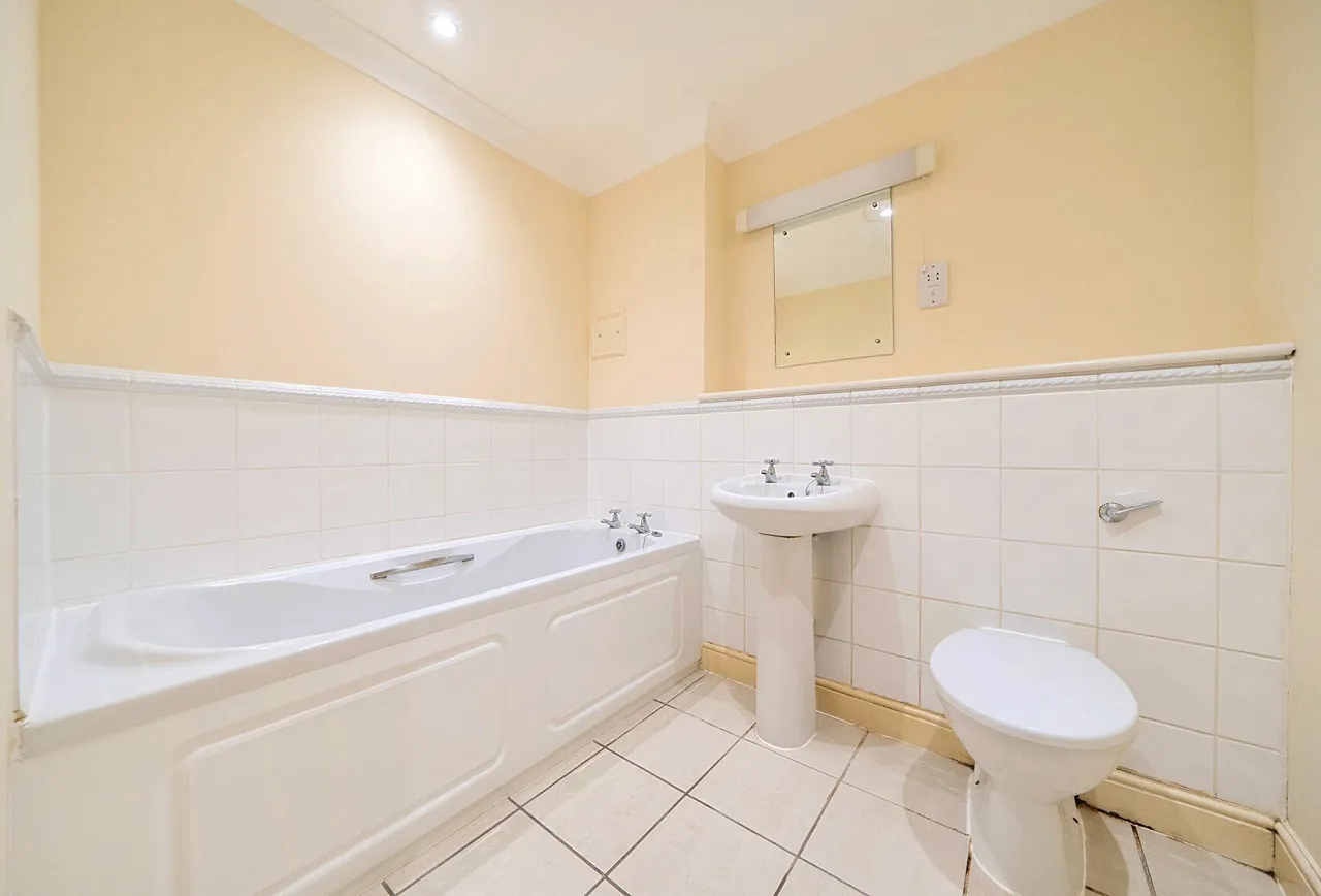 Chatham House, Surrey, 10 Melbourne Road, SM6 8SB, photo 4