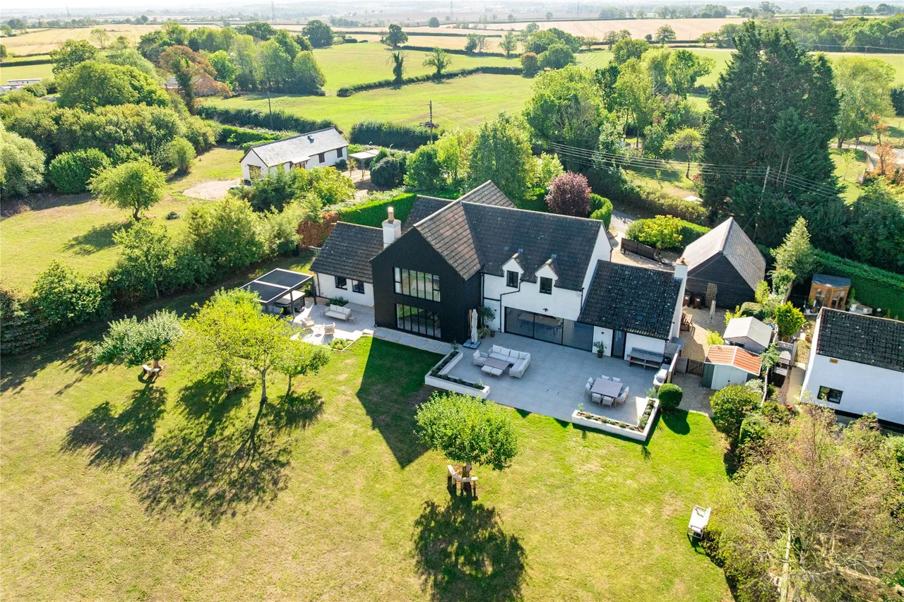 Leckhampstead Road, Akeley, MK18, photo 3