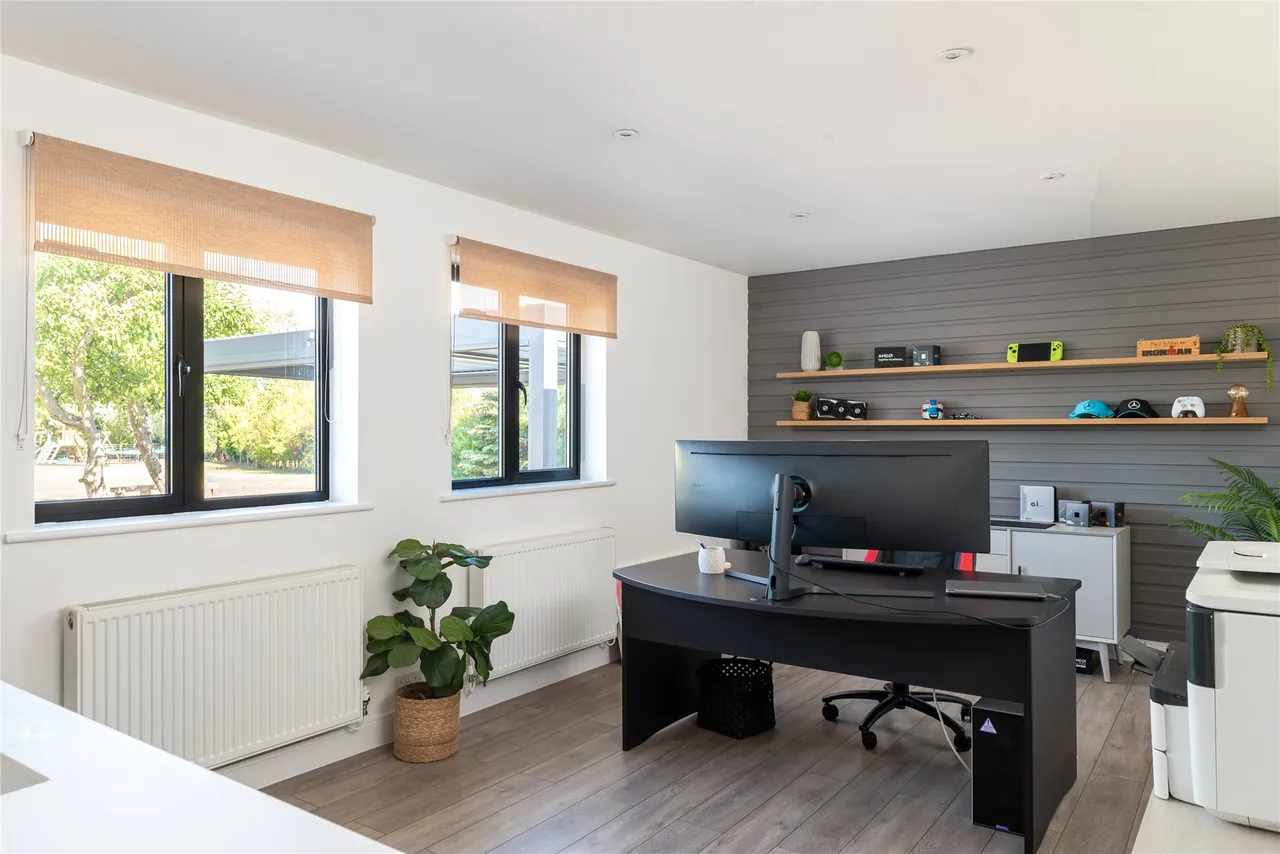 Leckhampstead Road, Akeley, MK18, photo 10
