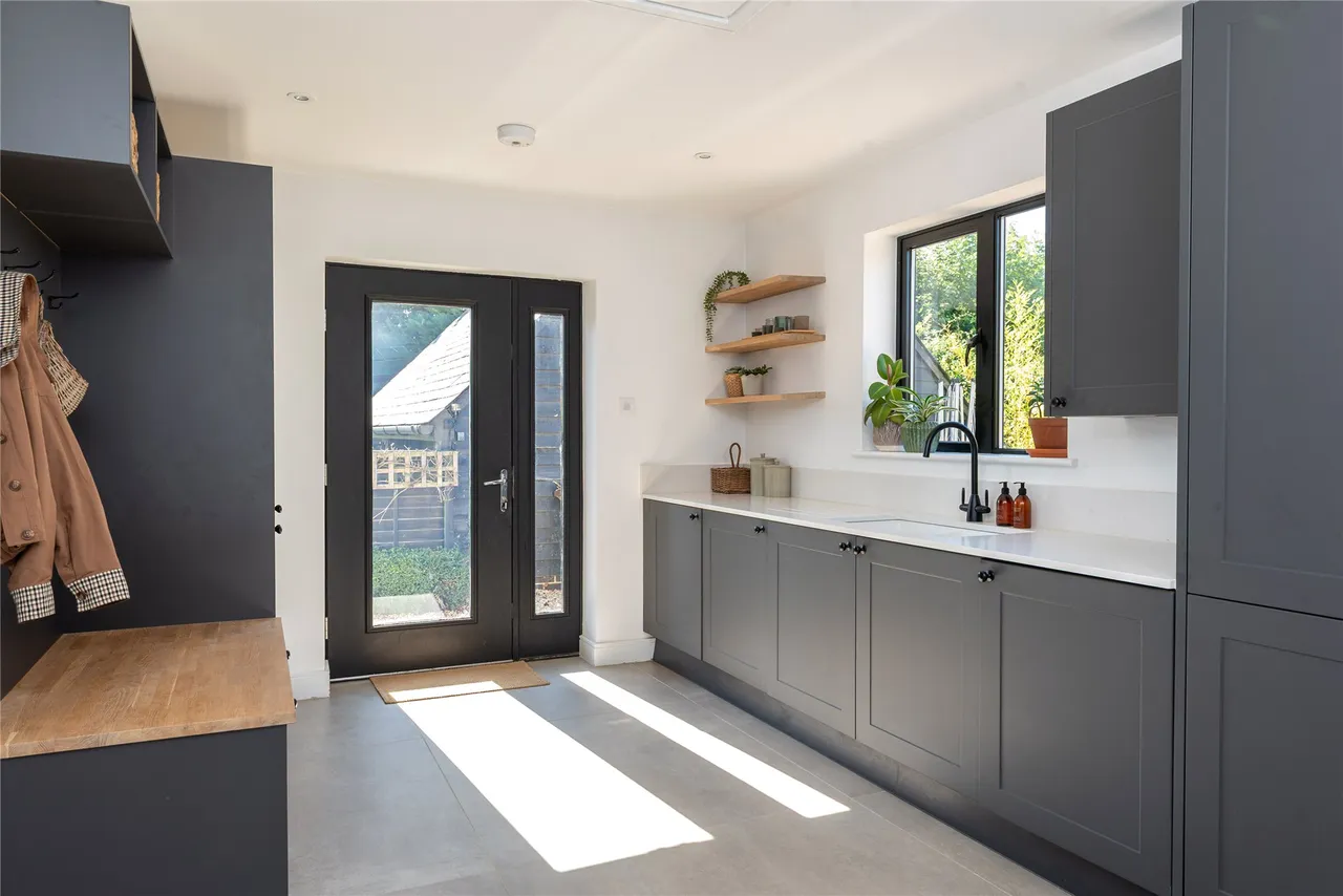 Leckhampstead Road, Akeley, MK18, photo 18