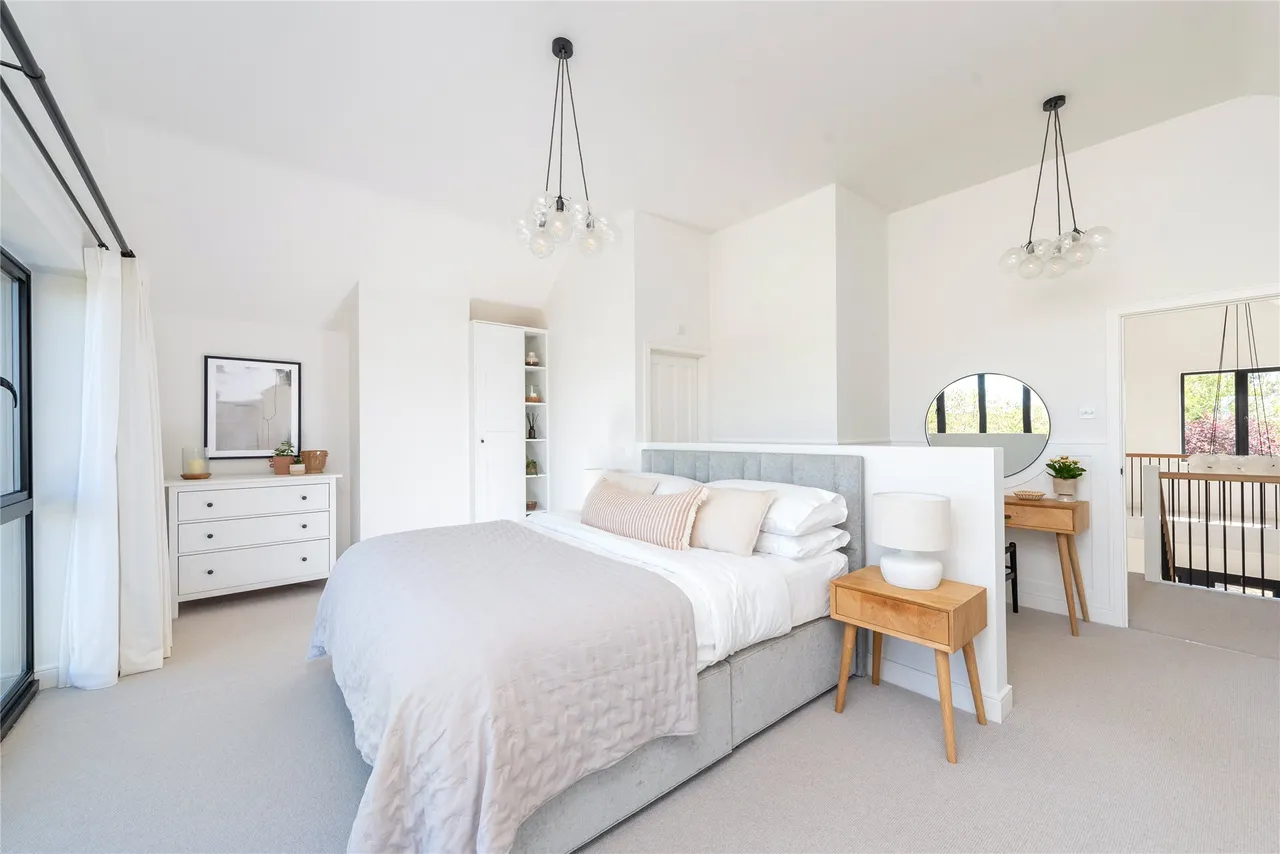 Leckhampstead Road, Akeley, MK18, photo 13