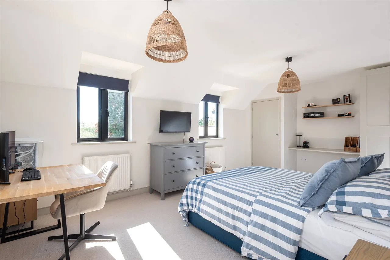 Leckhampstead Road, Akeley, MK18, photo 15