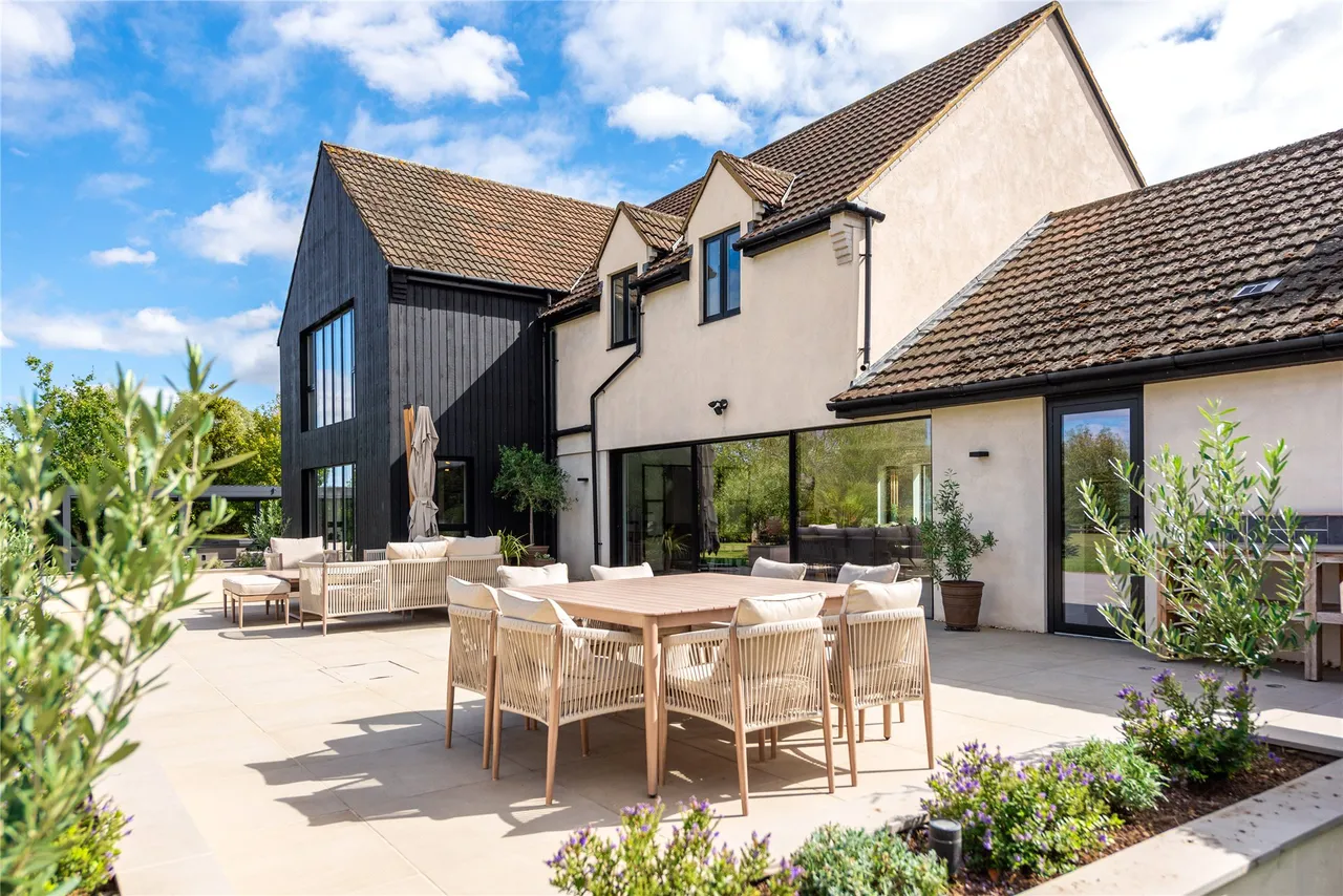 Leckhampstead Road, Akeley, MK18, photo 21