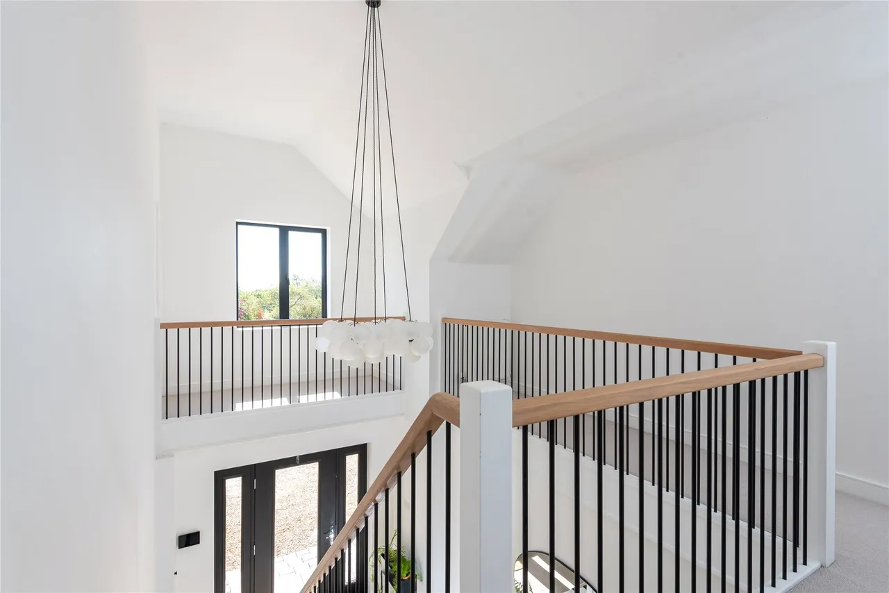 Leckhampstead Road, Akeley, MK18, photo 12