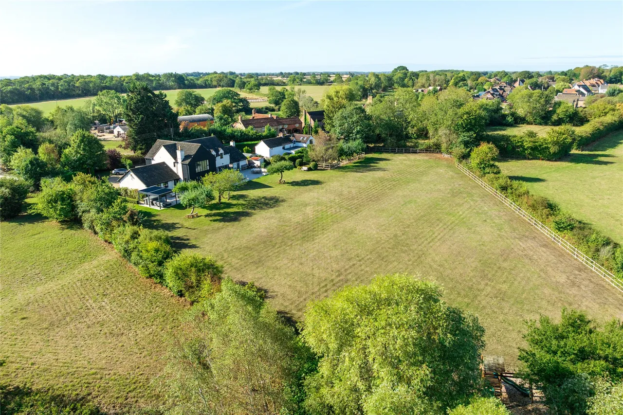 Leckhampstead Road, Akeley, MK18, photo 25