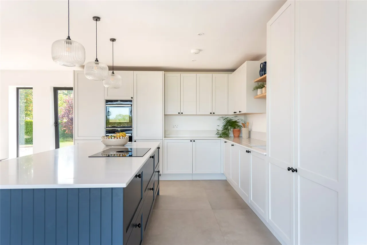 Leckhampstead Road, Akeley, MK18, photo 6