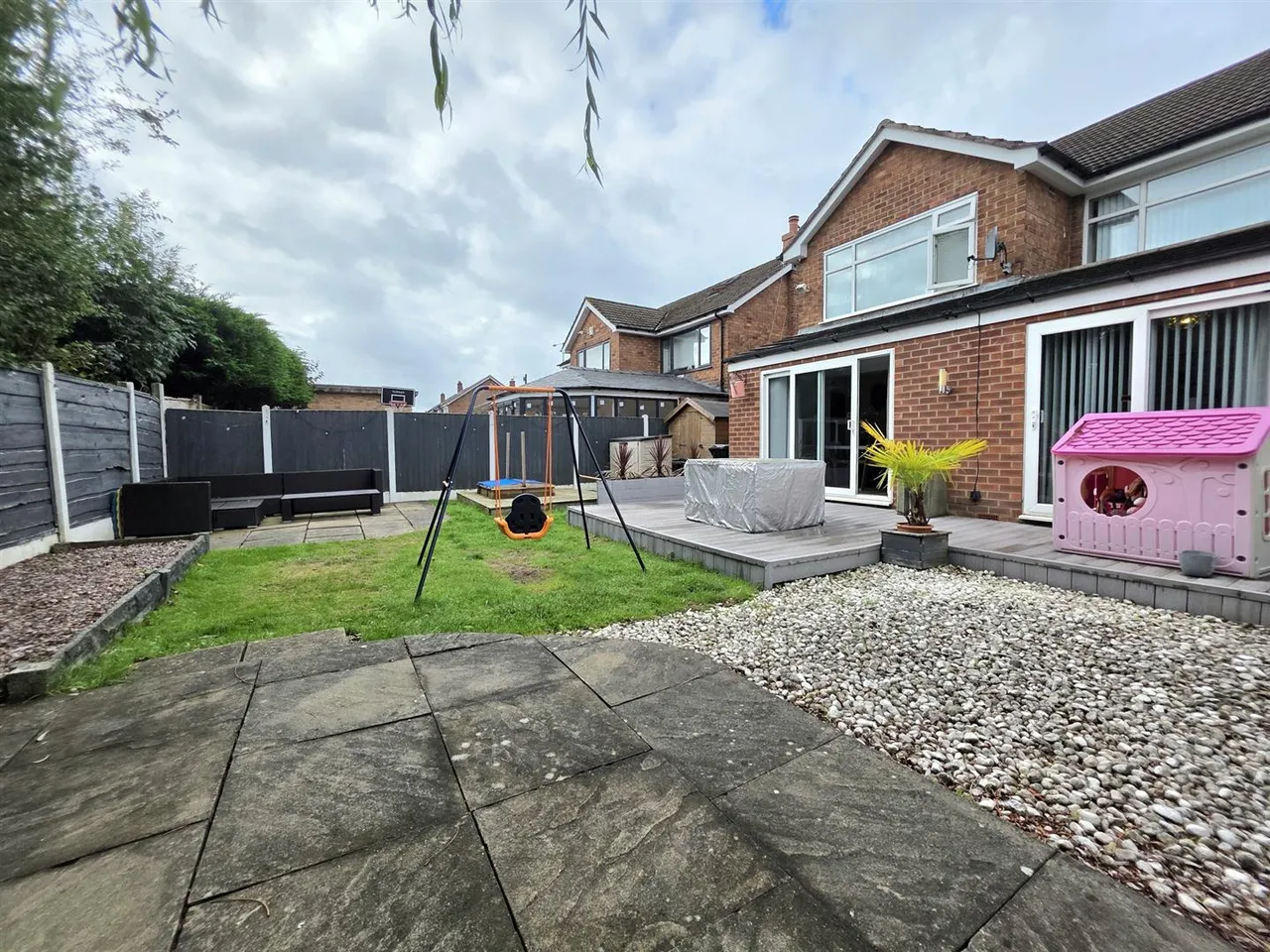 East Avenue, Heald Green, photo 2