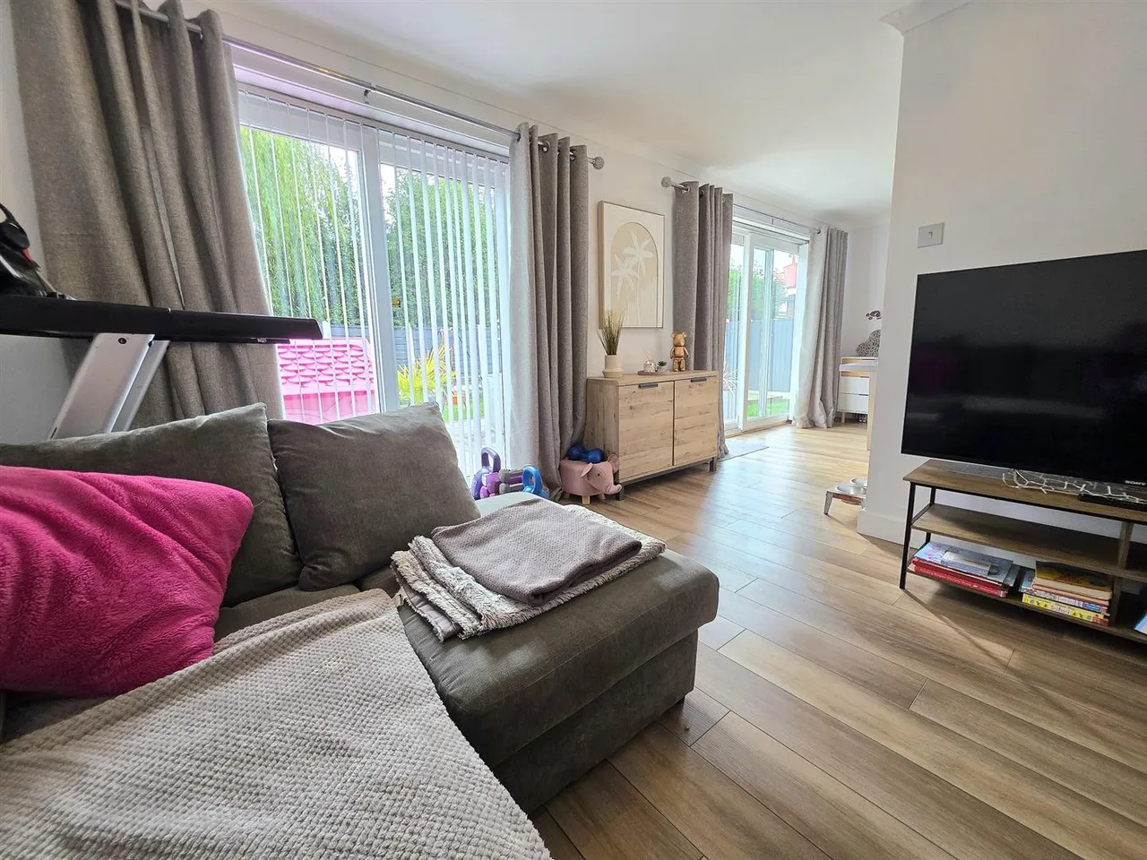 East Avenue, Heald Green, photo 7