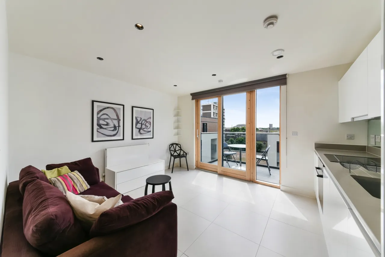 flat to rent — Cordage House, 15 Cobblestone Square, Wapping, London, E1W