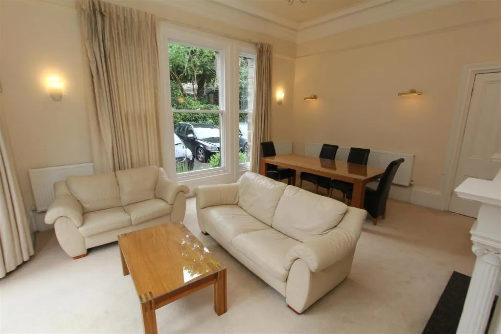 Grove Road, Headingley, Leeds, photo 2