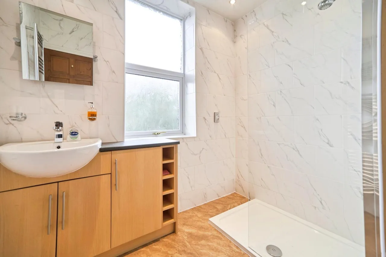 Norman Lane, Bradford, BD2, photo 15