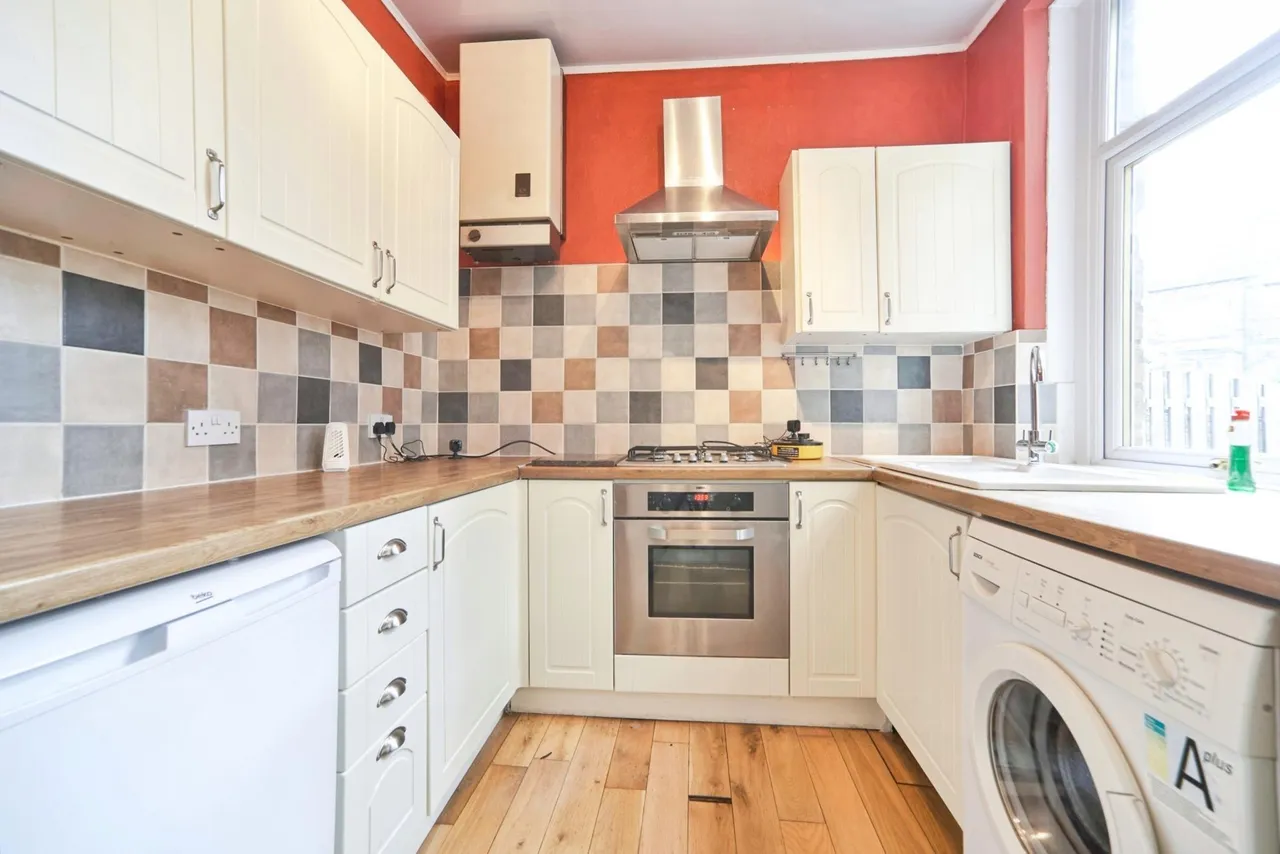 Norman Lane, Bradford, BD2, photo 4