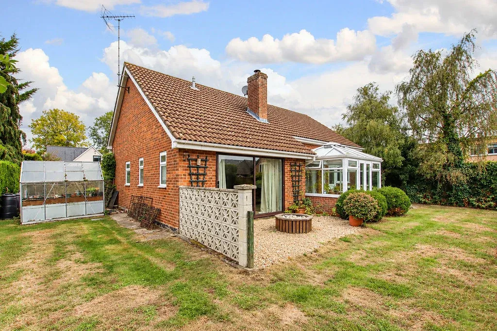 Ashley Close, Cheddington, LU7, photo 4