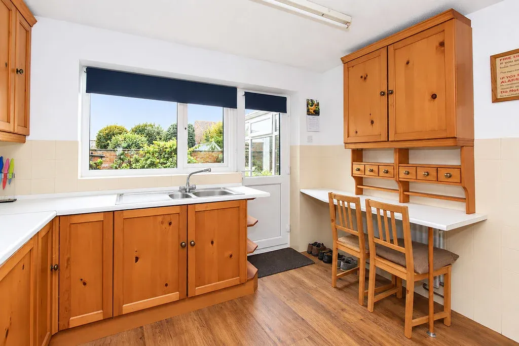 Ashley Close, Cheddington, LU7, photo 12