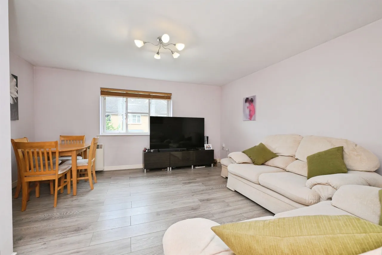 Plomer Avenue, Hoddesdon, photo 2