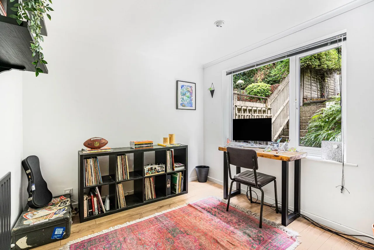 Valley View, Godalming, GU7, photo 6