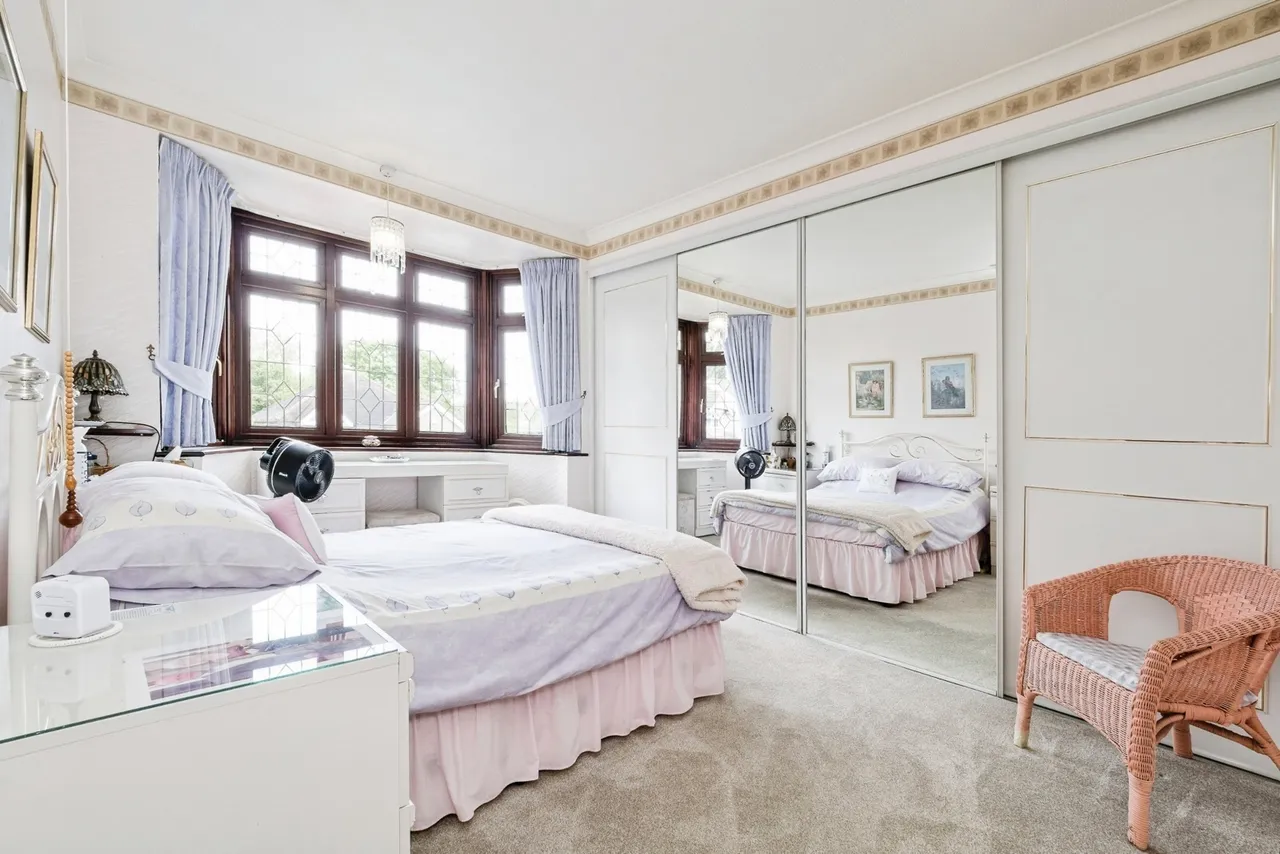 Globe Road, Hornchurch, RM11, photo 5