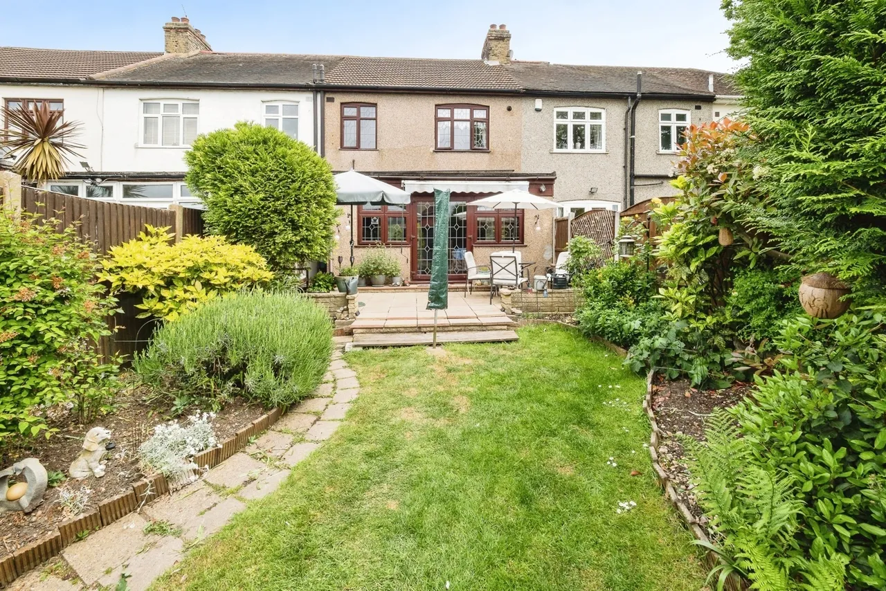 Globe Road, Hornchurch, RM11, photo 6