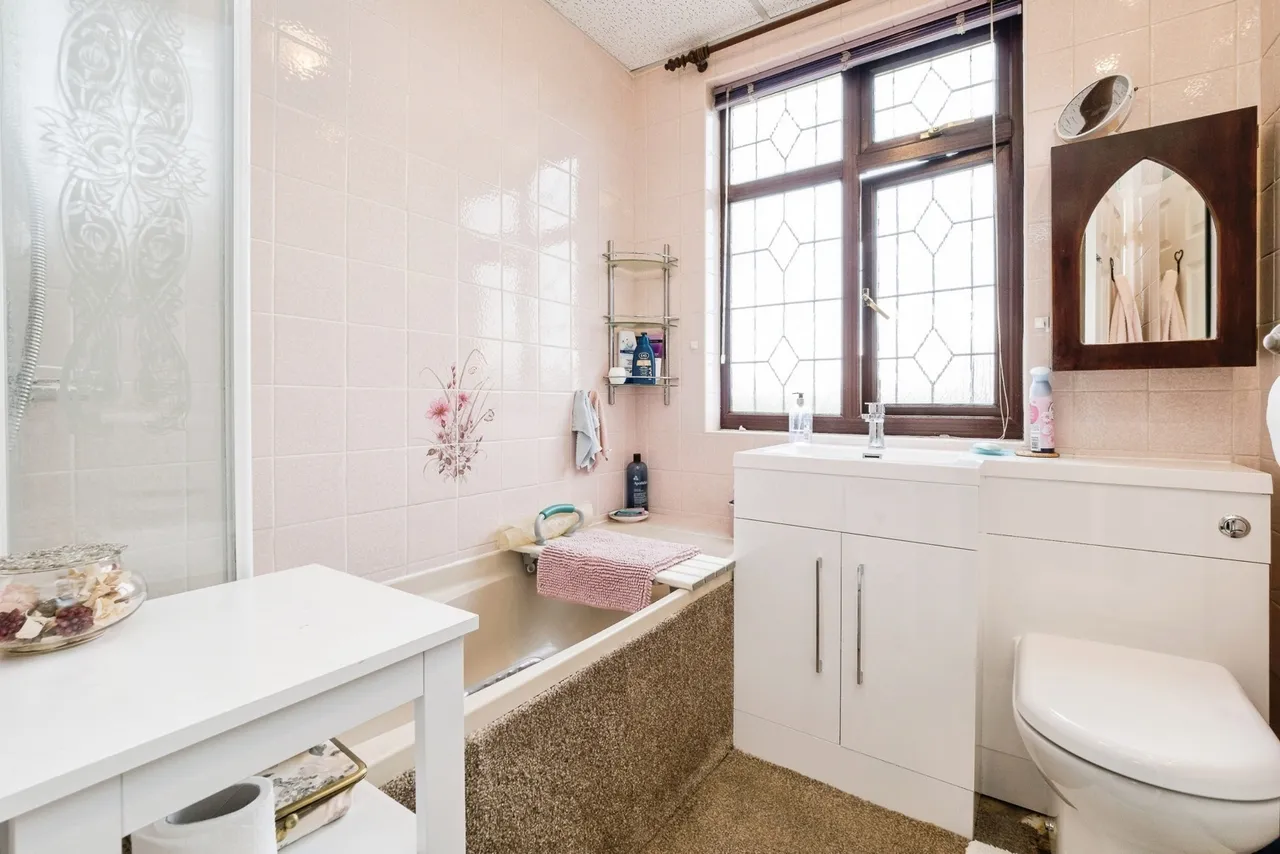 Globe Road, Hornchurch, RM11, photo 38
