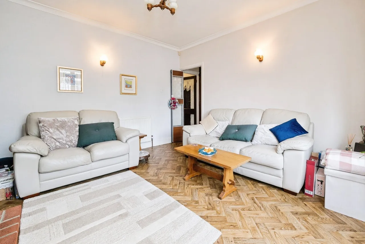 Globe Road, Hornchurch, RM11, photo 29