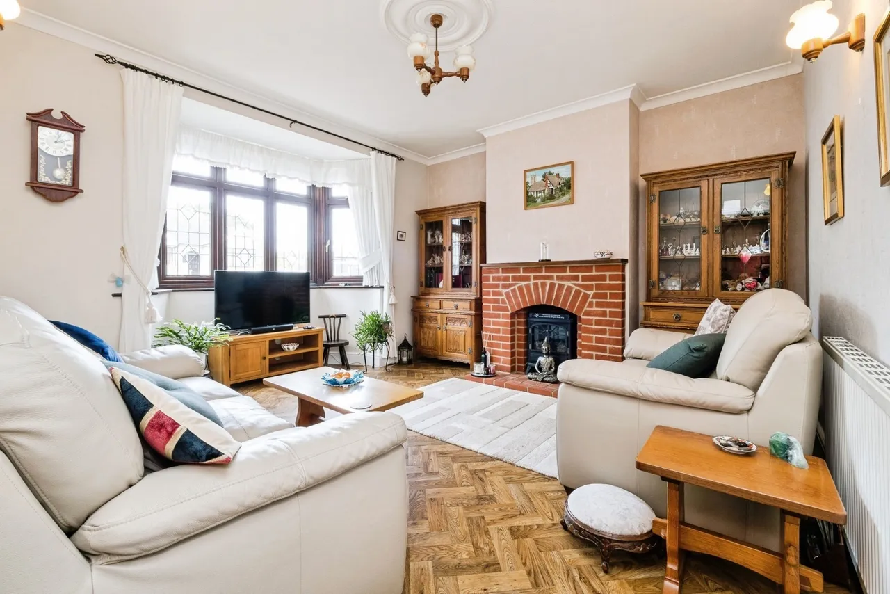 Globe Road, Hornchurch, RM11, photo 2