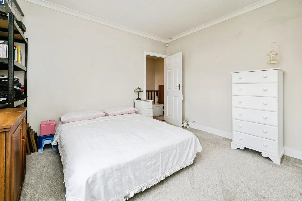 Globe Road, Hornchurch, RM11, photo 40