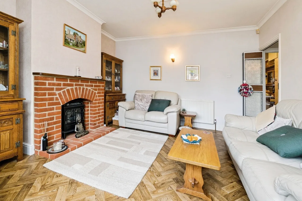 Globe Road, Hornchurch, RM11, photo 10