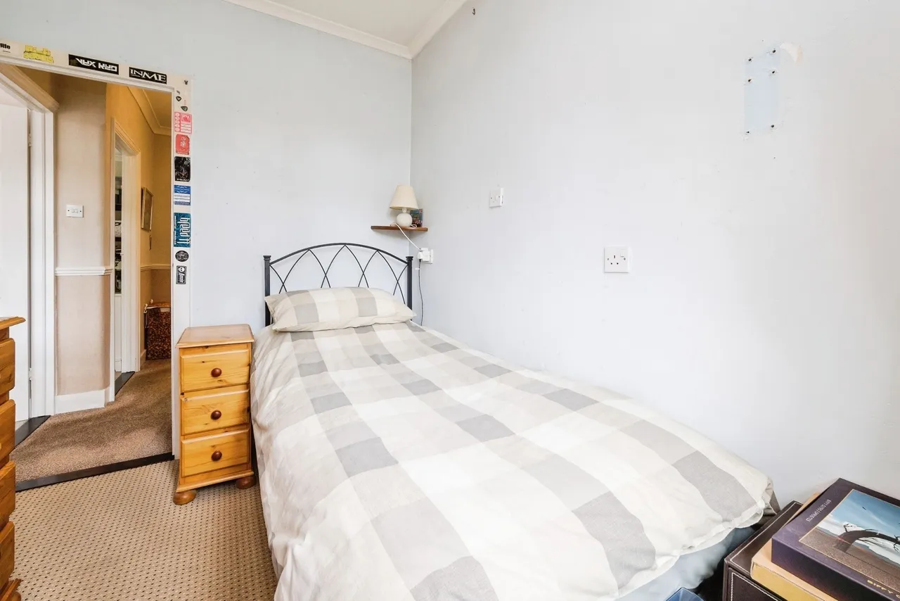 Globe Road, Hornchurch, RM11, photo 31