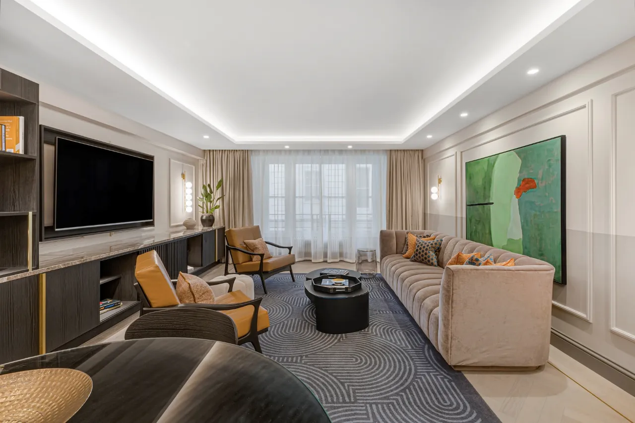 2 bed flat to rent — Hyde Park Gate, South Kensington, London
