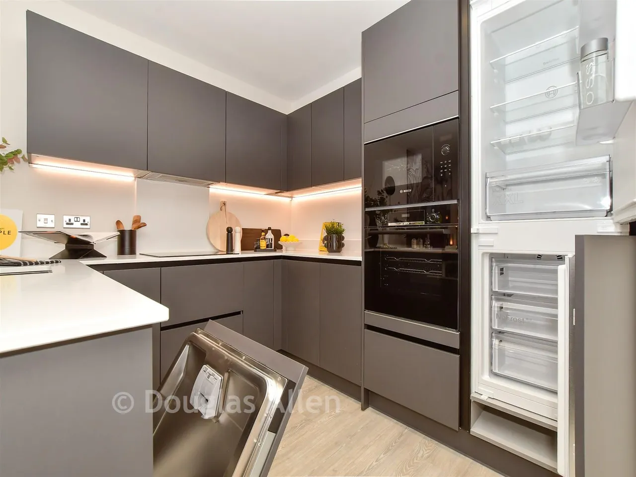Kent Avenue, Dagenham, RM9, photo 3