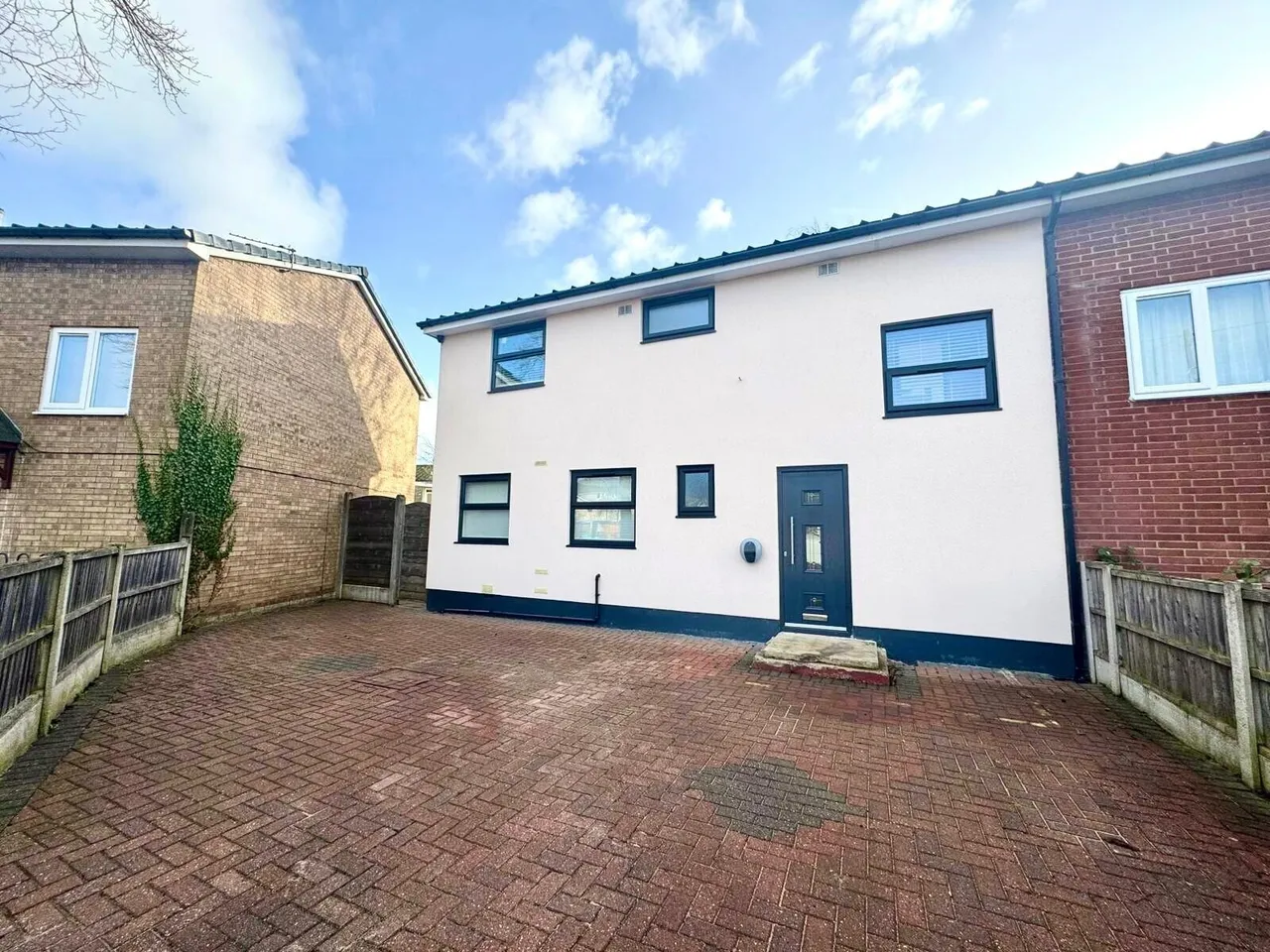 4 bed house to rent — Ploughbank Drive, Chorlton