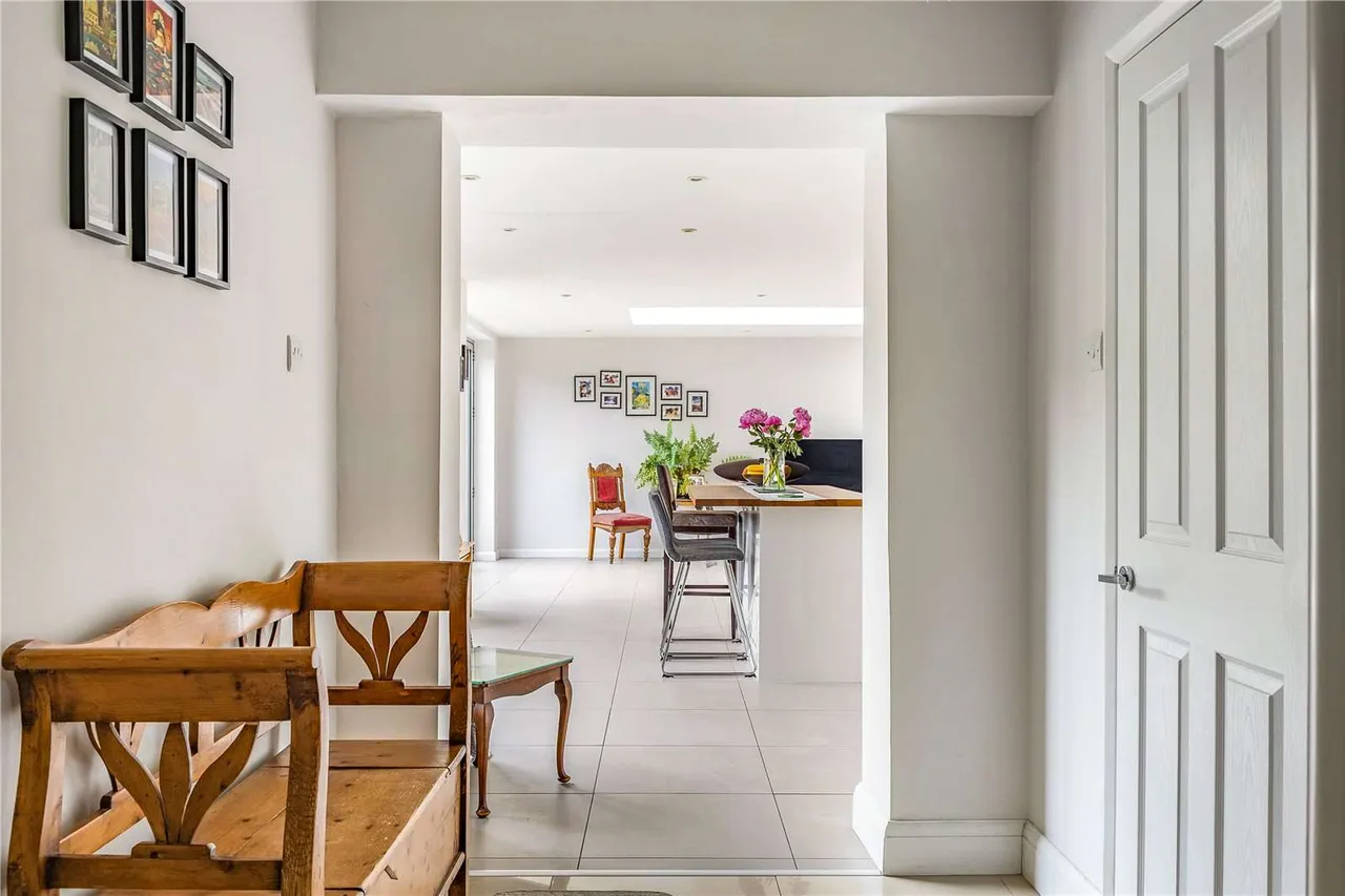 Dudley Hill Close, Welwyn, Hertfordshire, AL6 0QQ, photo 6
