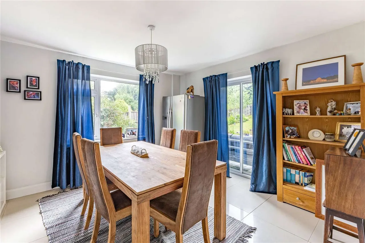 Dudley Hill Close, Welwyn, Hertfordshire, AL6 0QQ, photo 4