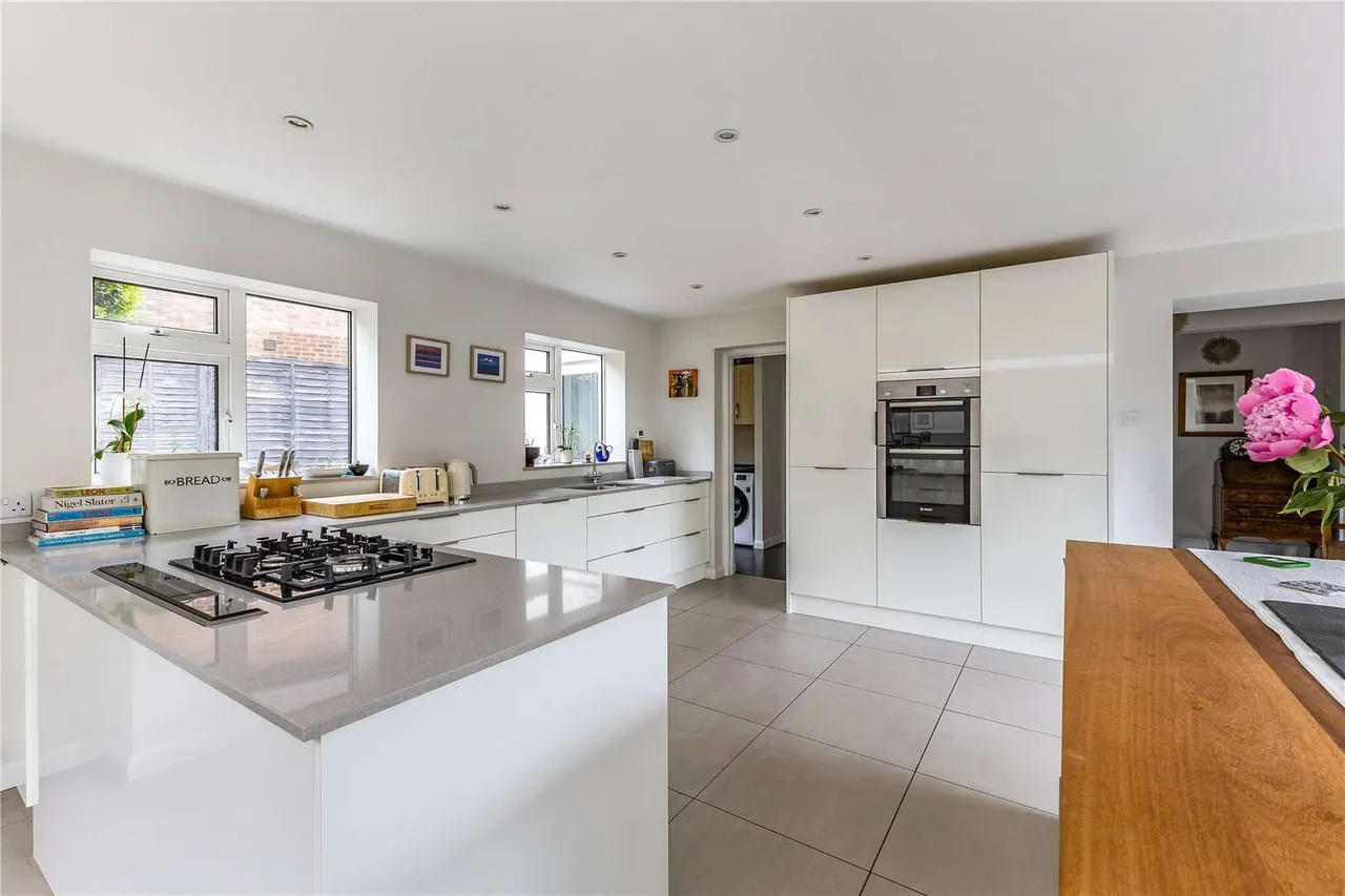 Dudley Hill Close, Welwyn, Hertfordshire, AL6 0QQ, photo 9
