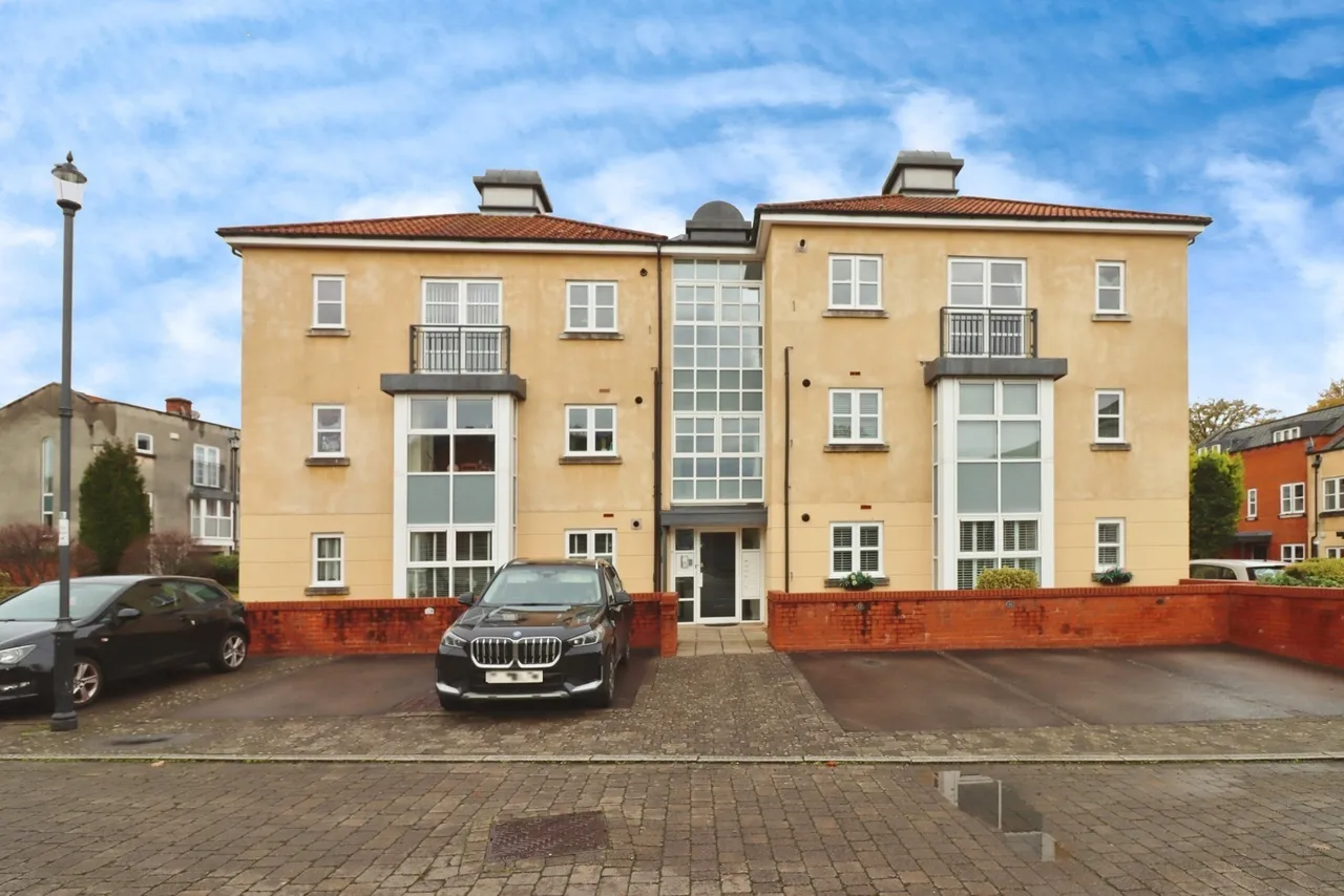 2 bed flat for sale — Strathearn Drive, Westbury-on-Trym, Bristol, Somerset, BS10