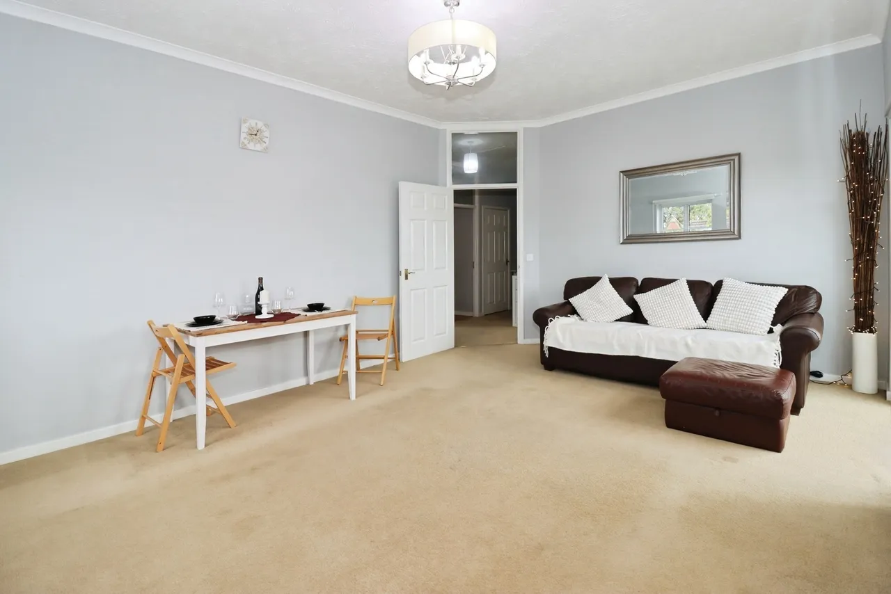 Strathearn Drive, Westbury-on-Trym, Bristol, Somerset, BS10, photo 2