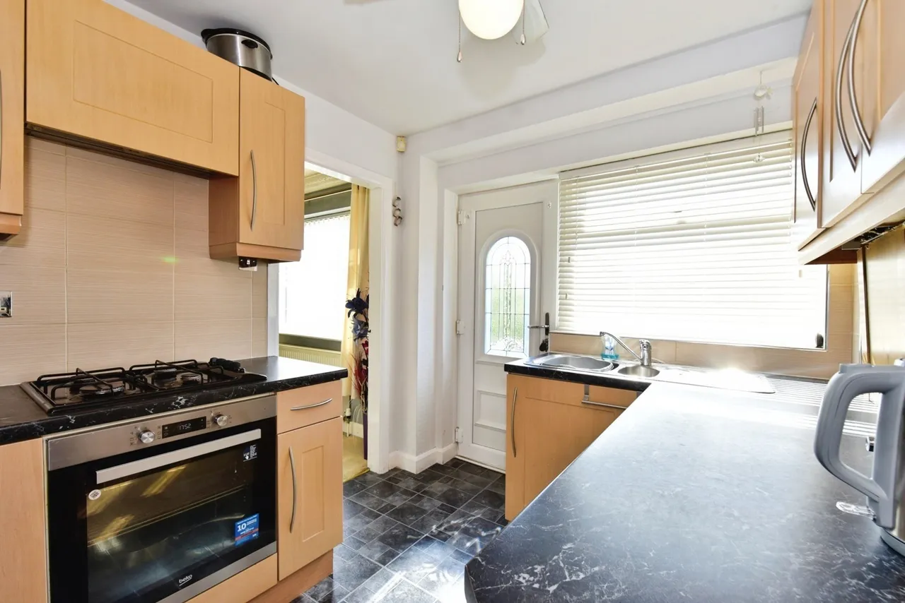 Birchlands Drive, Sheffield, South Yorkshire, S21, photo 4
