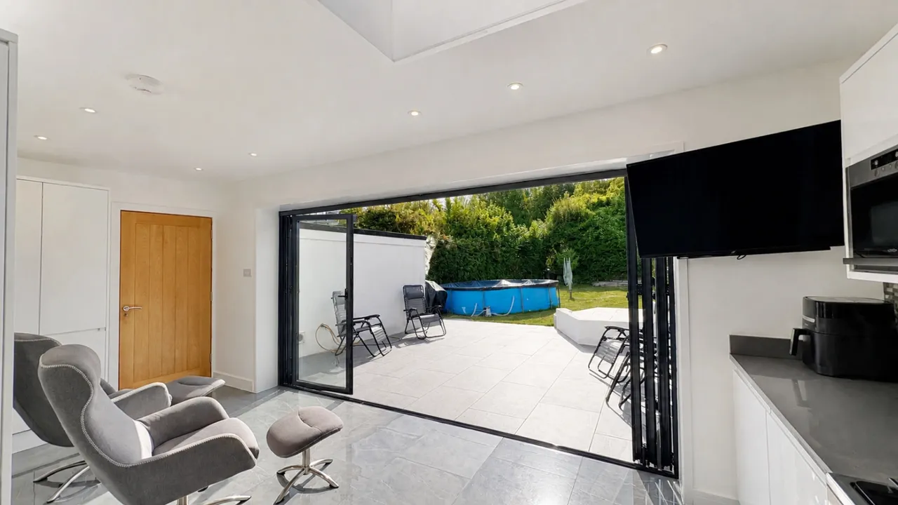 Drake Avenue, Shiphay, Torquay, TQ2 6JL, photo 2