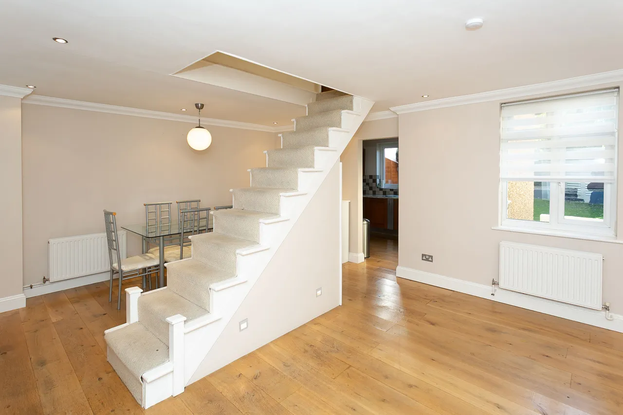 Watford, WD19, photo 3