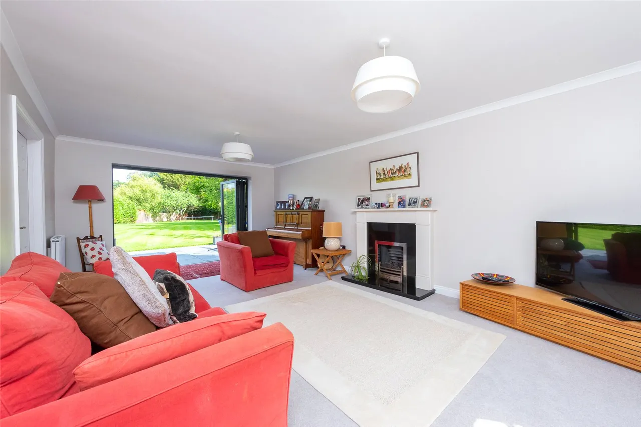 New Mill Lane, Eversley, Hook, Hampshire, RG27 0RA, photo 5