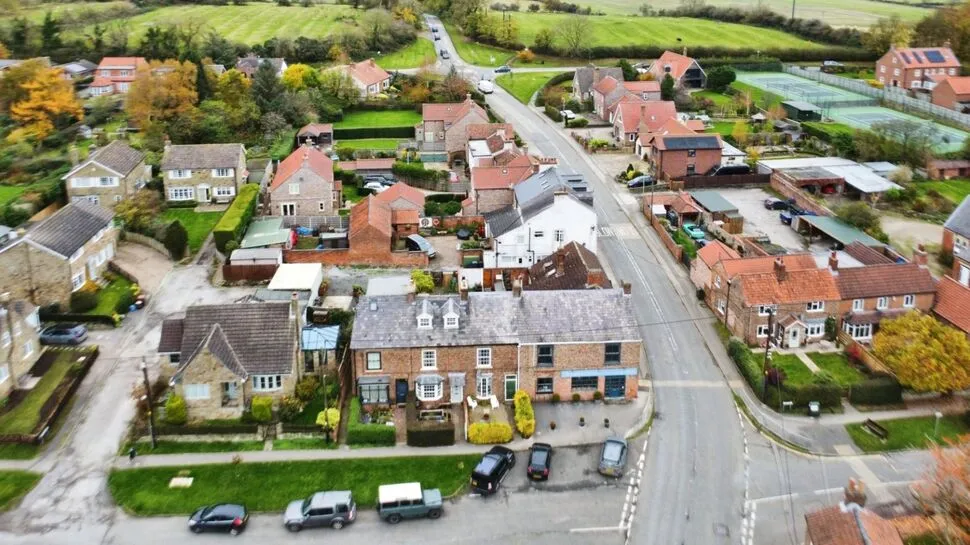 The Square, Sheriff Hutton, YO60, photo 3