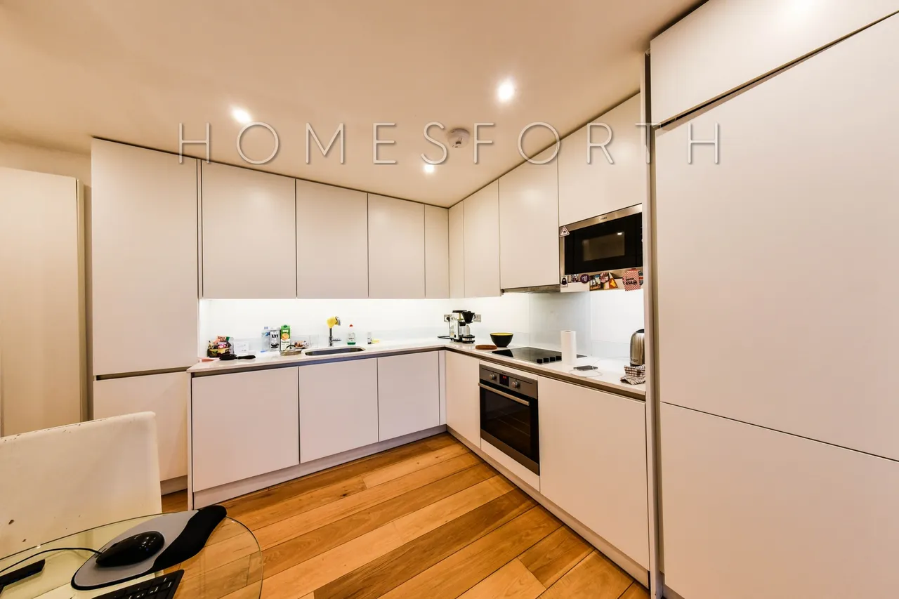 Plumbers Row, Aldgate East, E1, photo 2