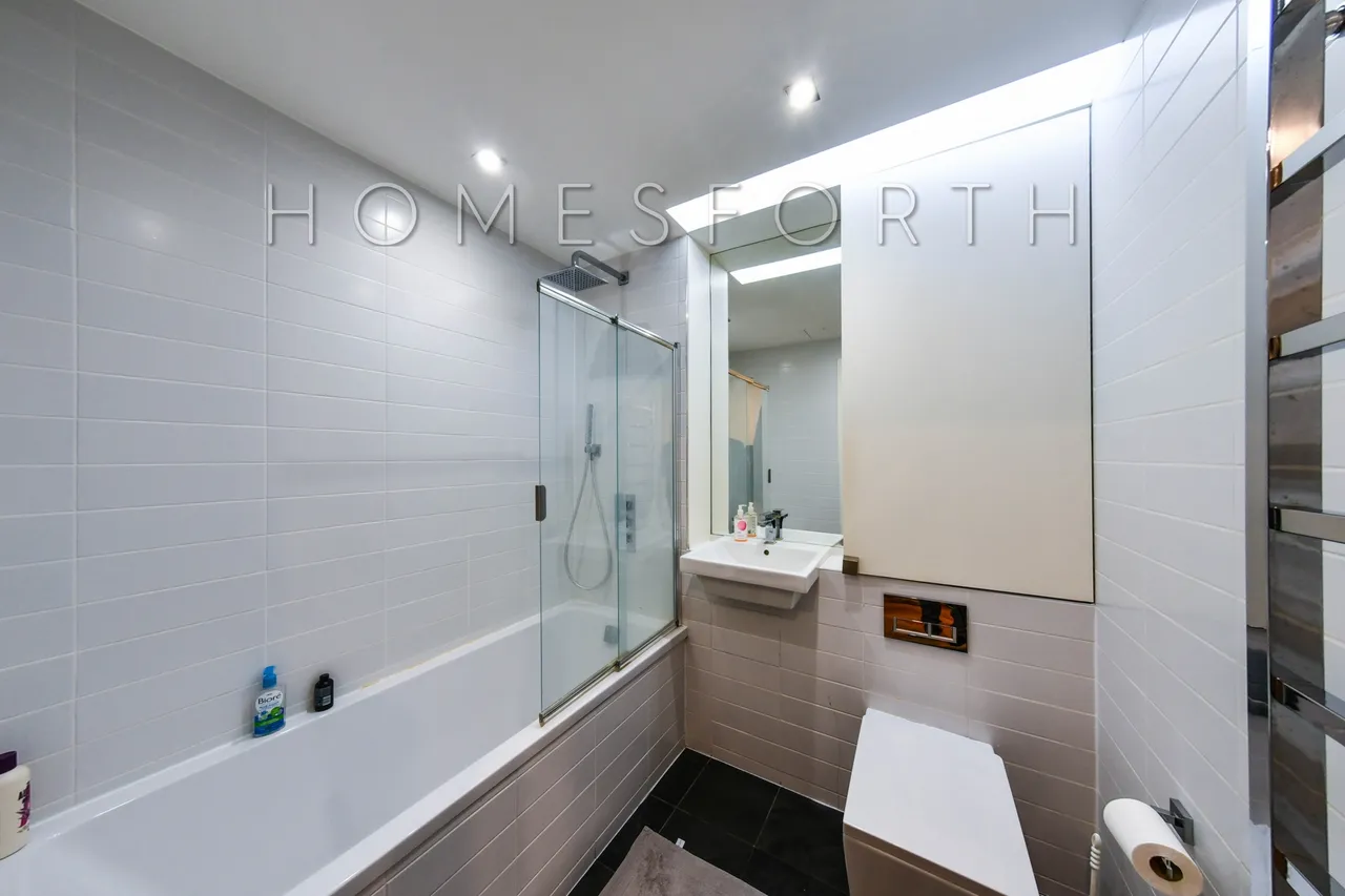 Plumbers Row, Aldgate East, E1, photo 6
