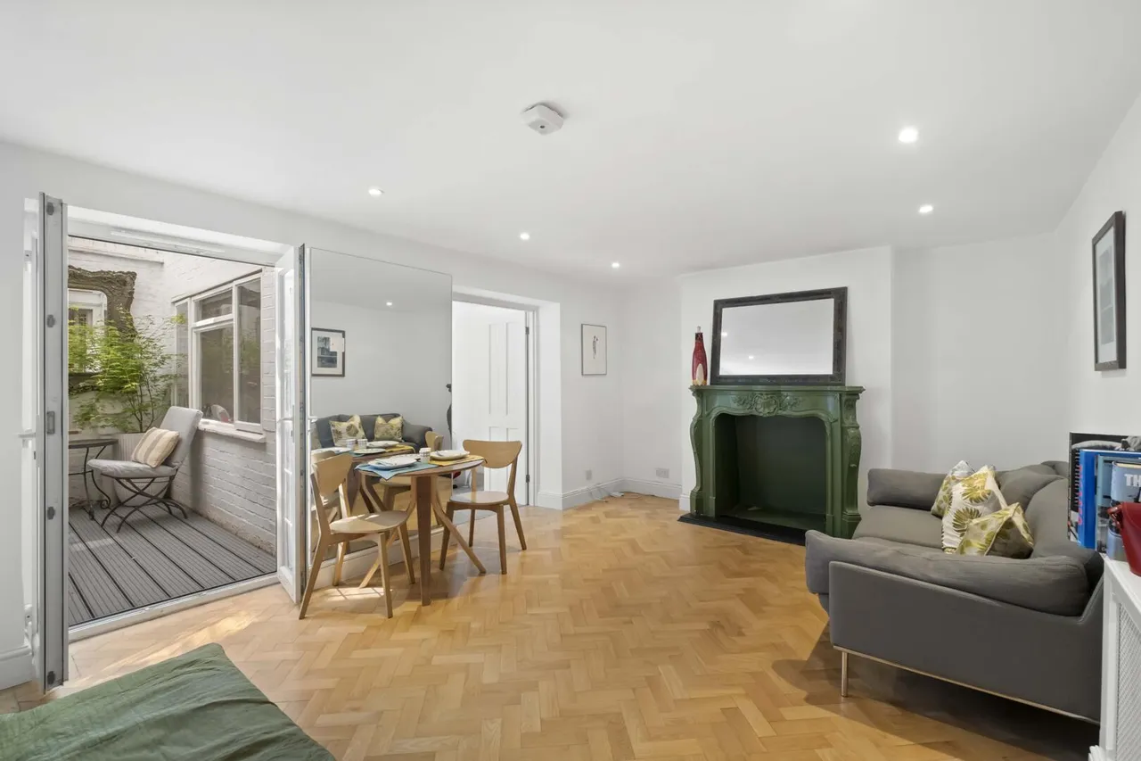 2 bed flat for sale, Clareville Grove, South Kensington, SW7